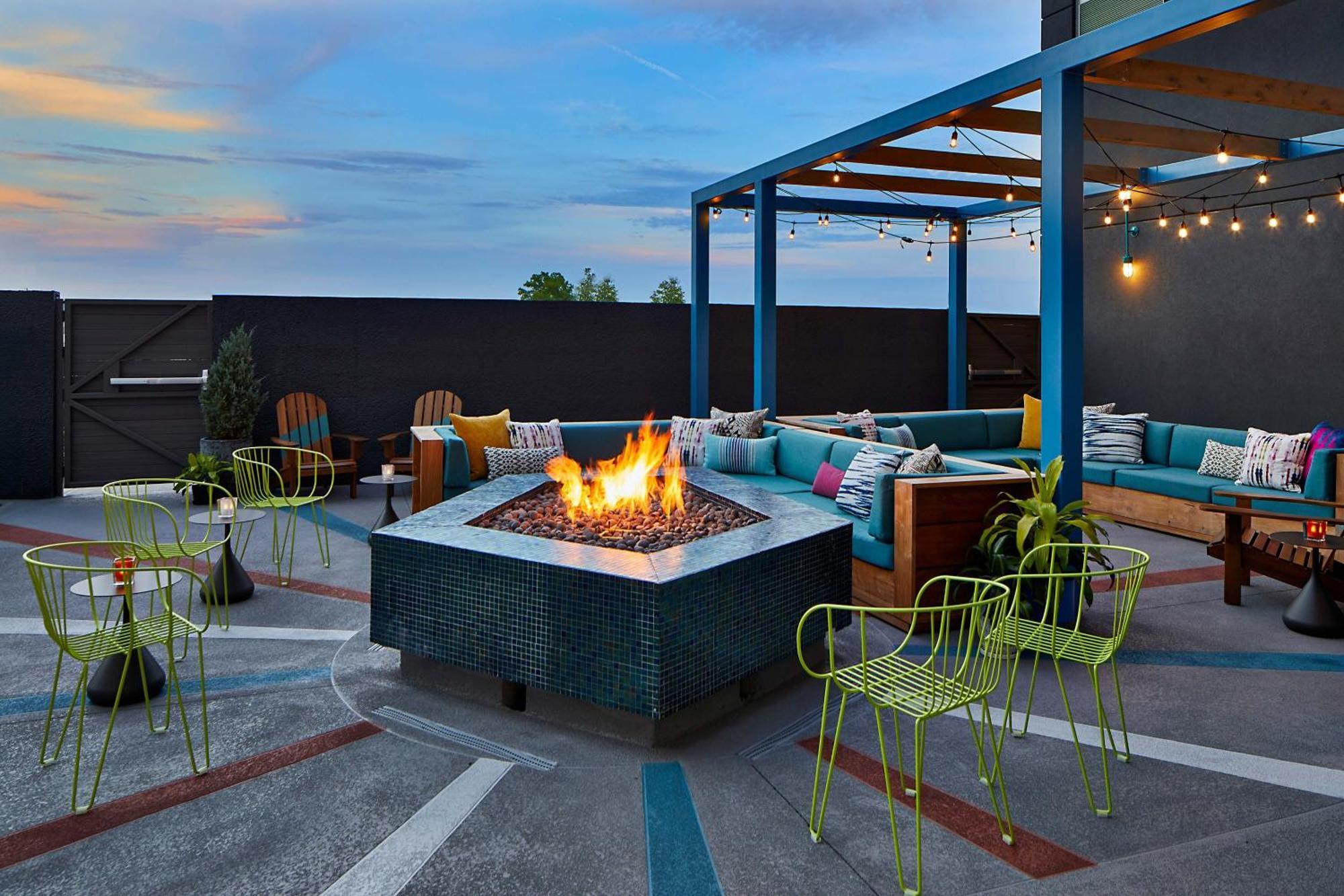 Aloft Chattanooga Hamilton Place Exterior photo